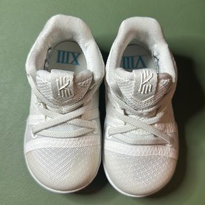 Kyrie 3 TD Ivory Size-5C